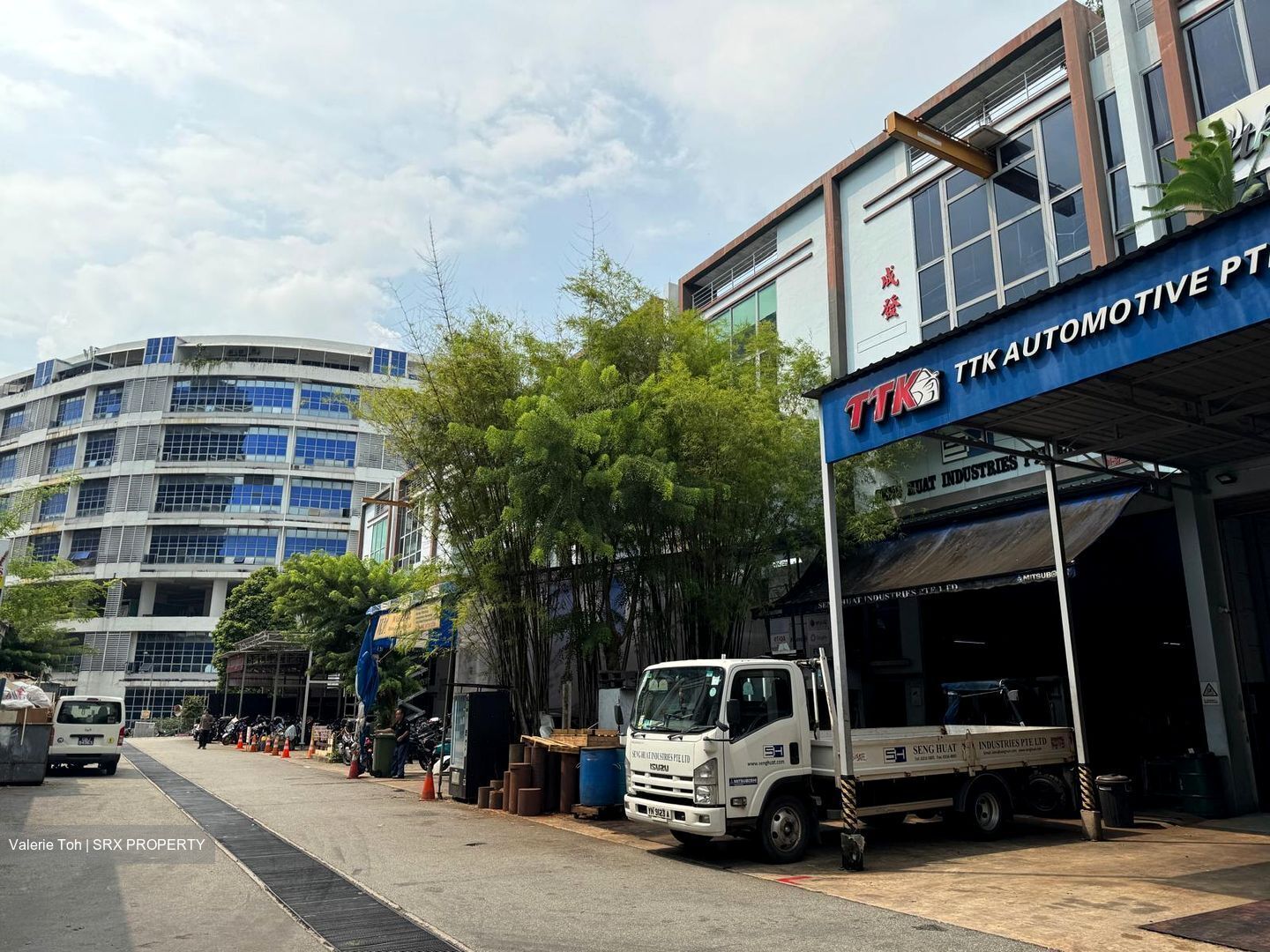 Enterprise Hub (D22), Factory #492017511